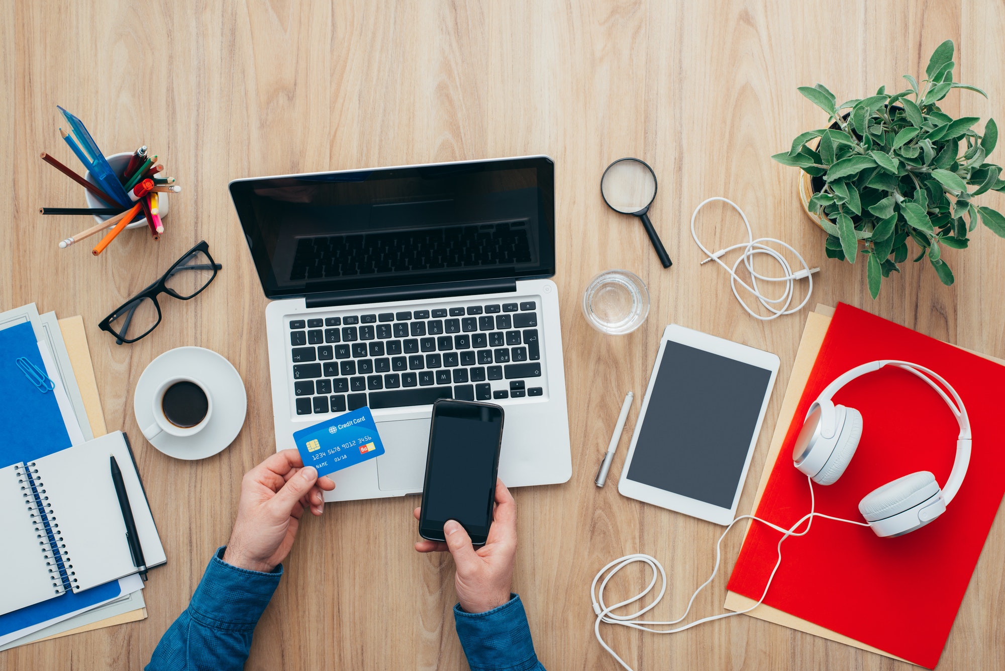 Mobile Phones And eCommerce: Improved And Simplified Online Shopping Experience