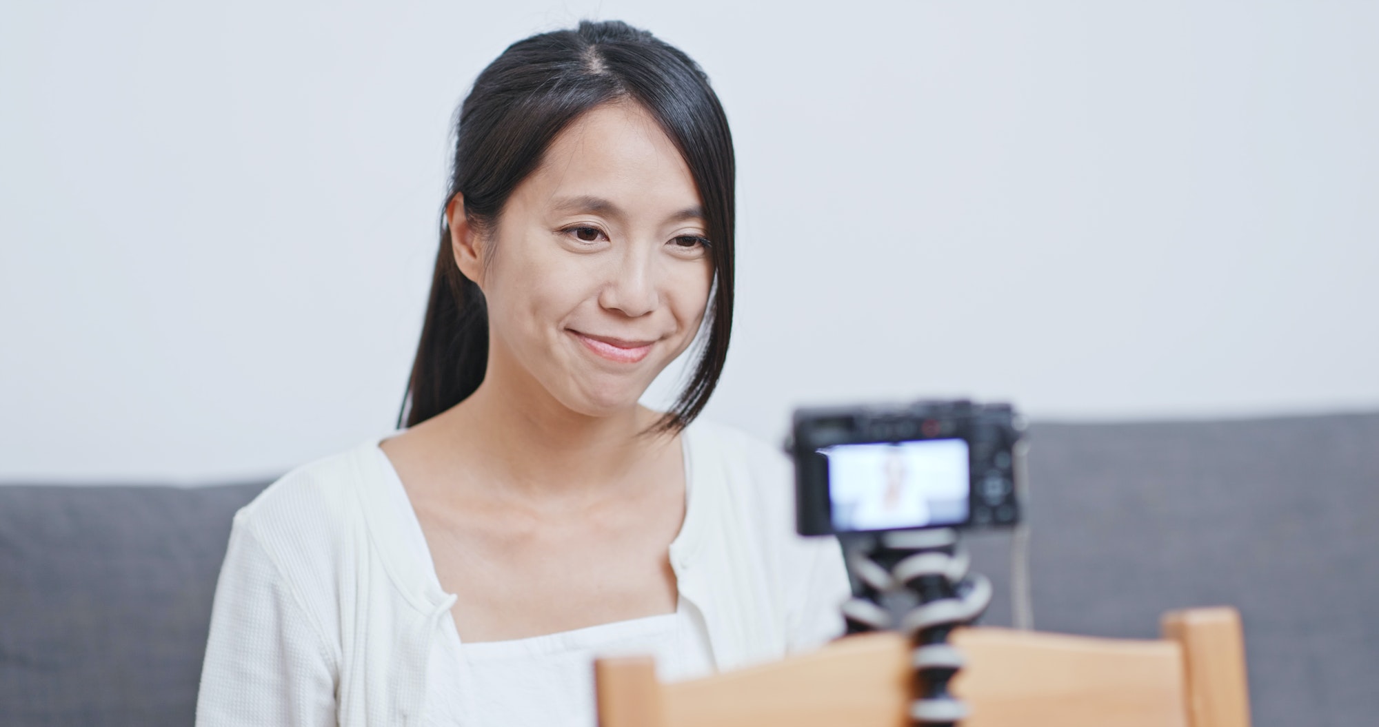 What Makes An Explainer Video Effective? Blogger recording herself.